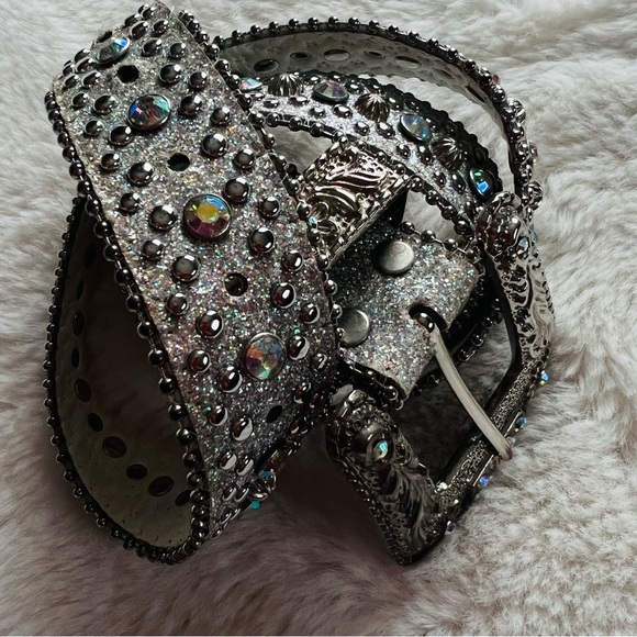 ✨ Silver Rhinestone Western Belt – Fits 35”–41” ✨